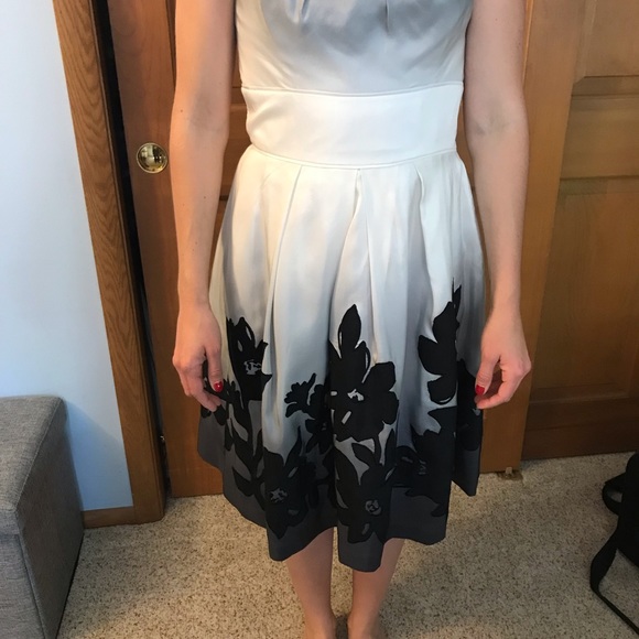 Black and White Dress - Picture 5 of 5